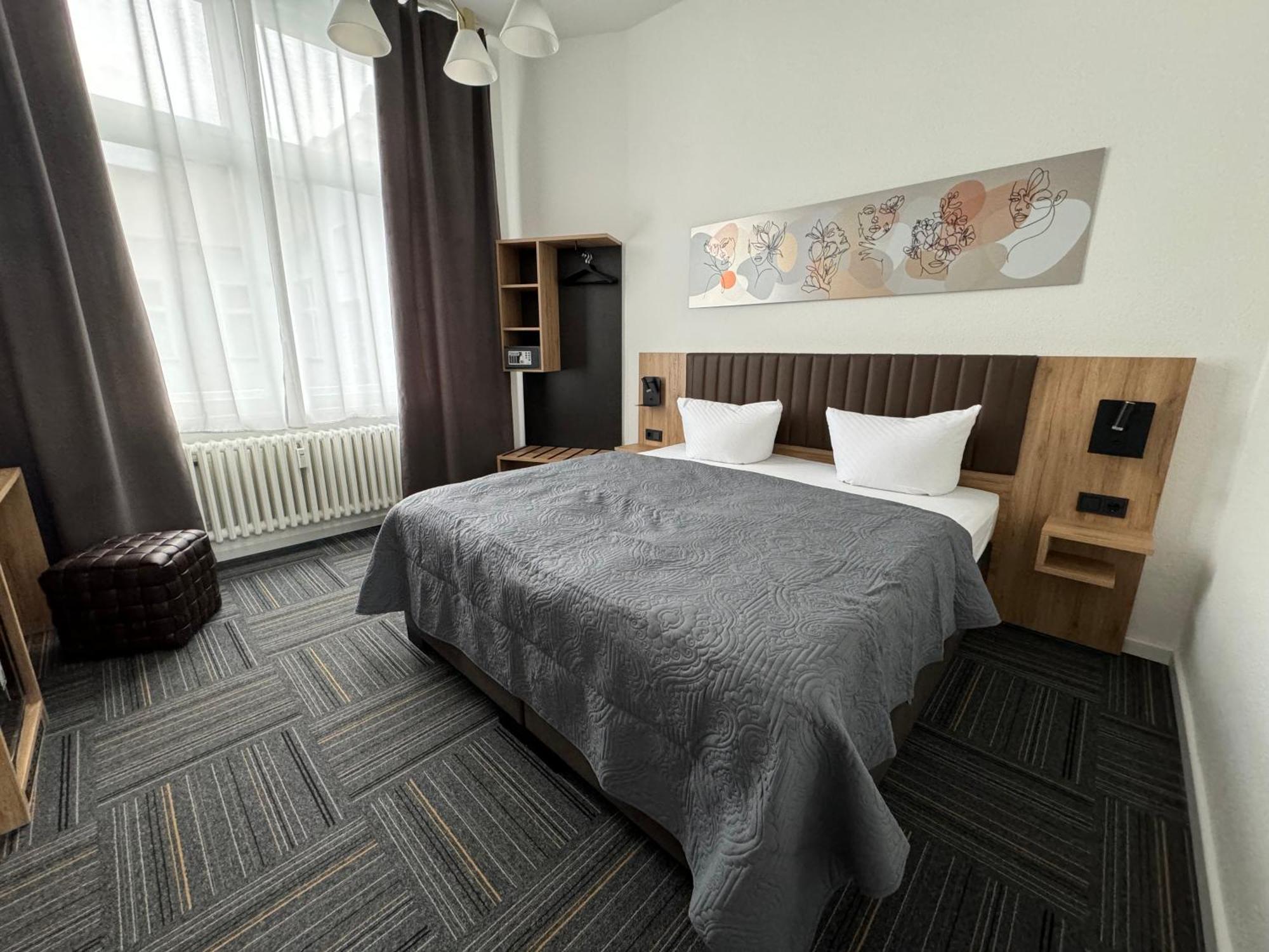 Hotel Bregenz Berlin Bagian luar foto