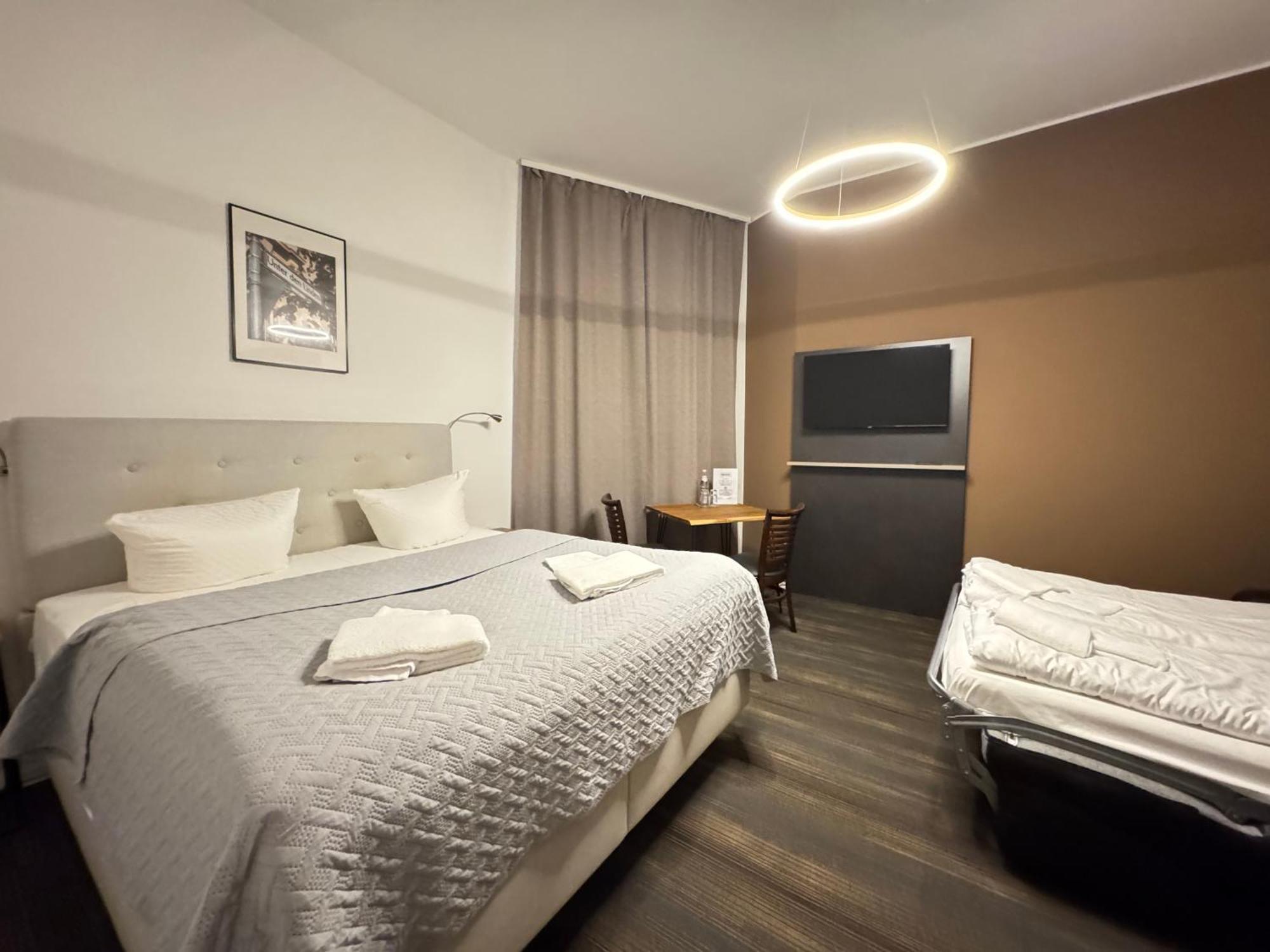 Hotel Bregenz Berlin Bagian luar foto