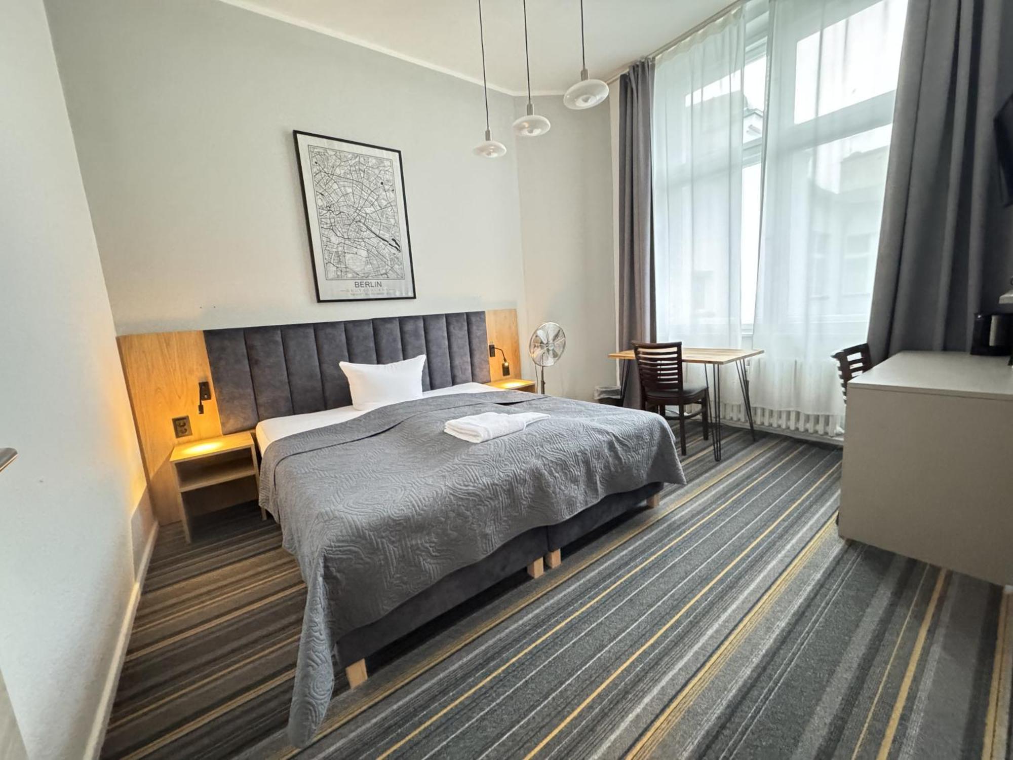 Hotel Bregenz Berlin Bagian luar foto